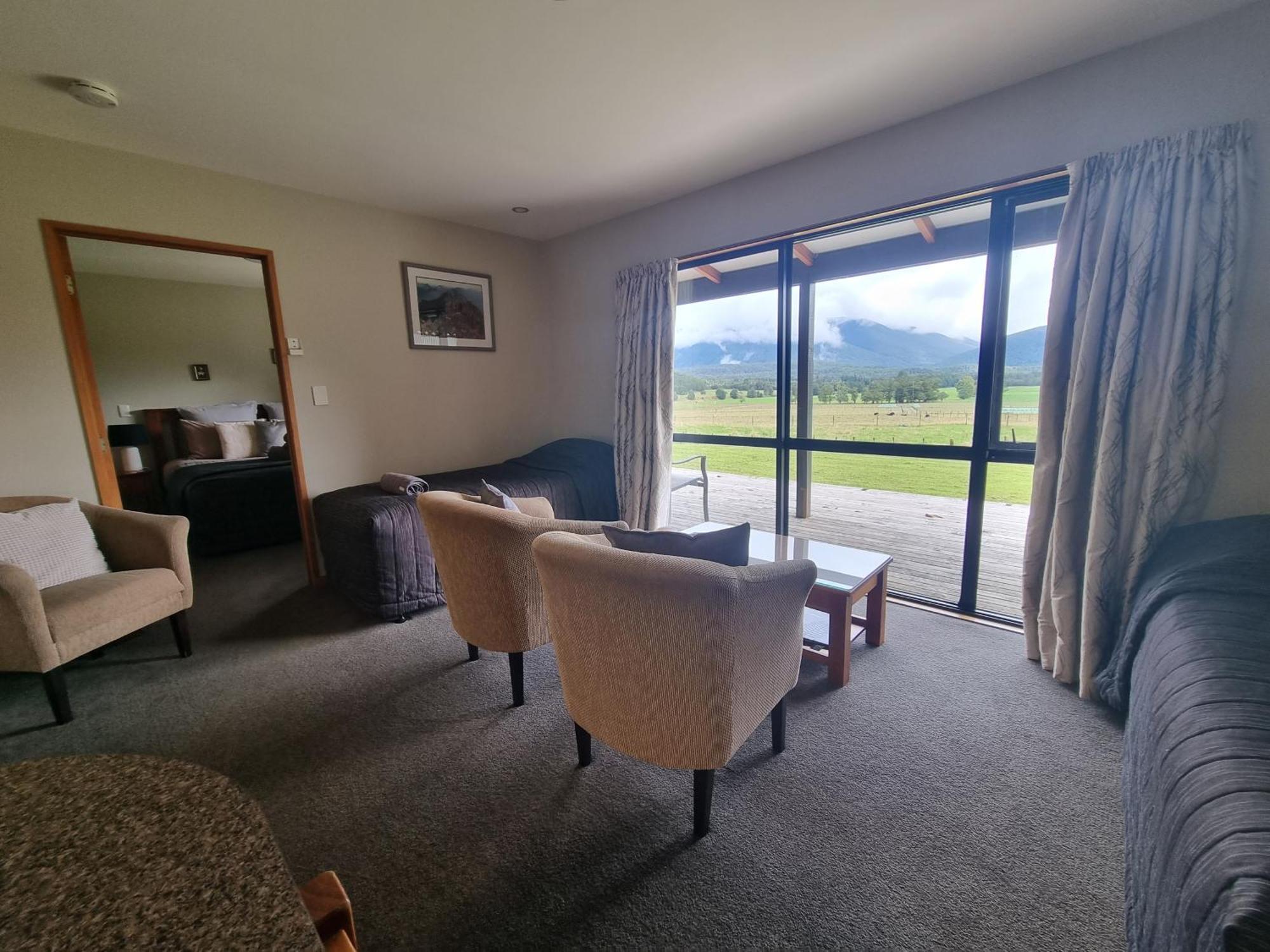 Lewis Pass Motels Springs Junction Eksteriør billede
